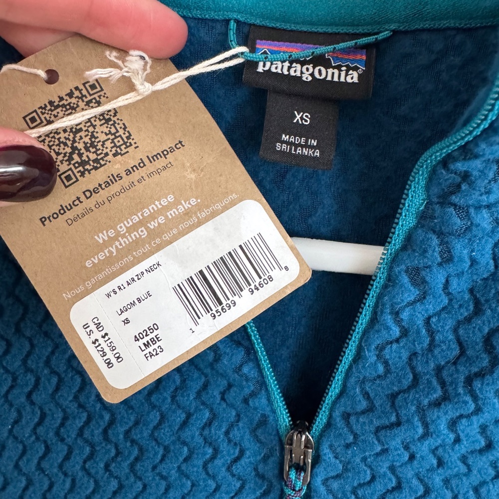 Patagonia Pull Over, New without tags, XS - Picture 4 of 5
